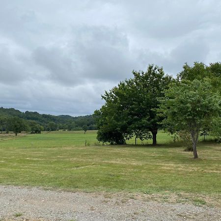 Maison En Campagne Avec Vue Sur Les Pyrenees Estampes Exterior photo